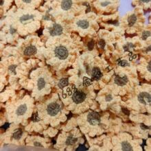 厂家直供批发成品手钩织小向日葵毛线花服装辅料鞋帽箱包毛衣配饰