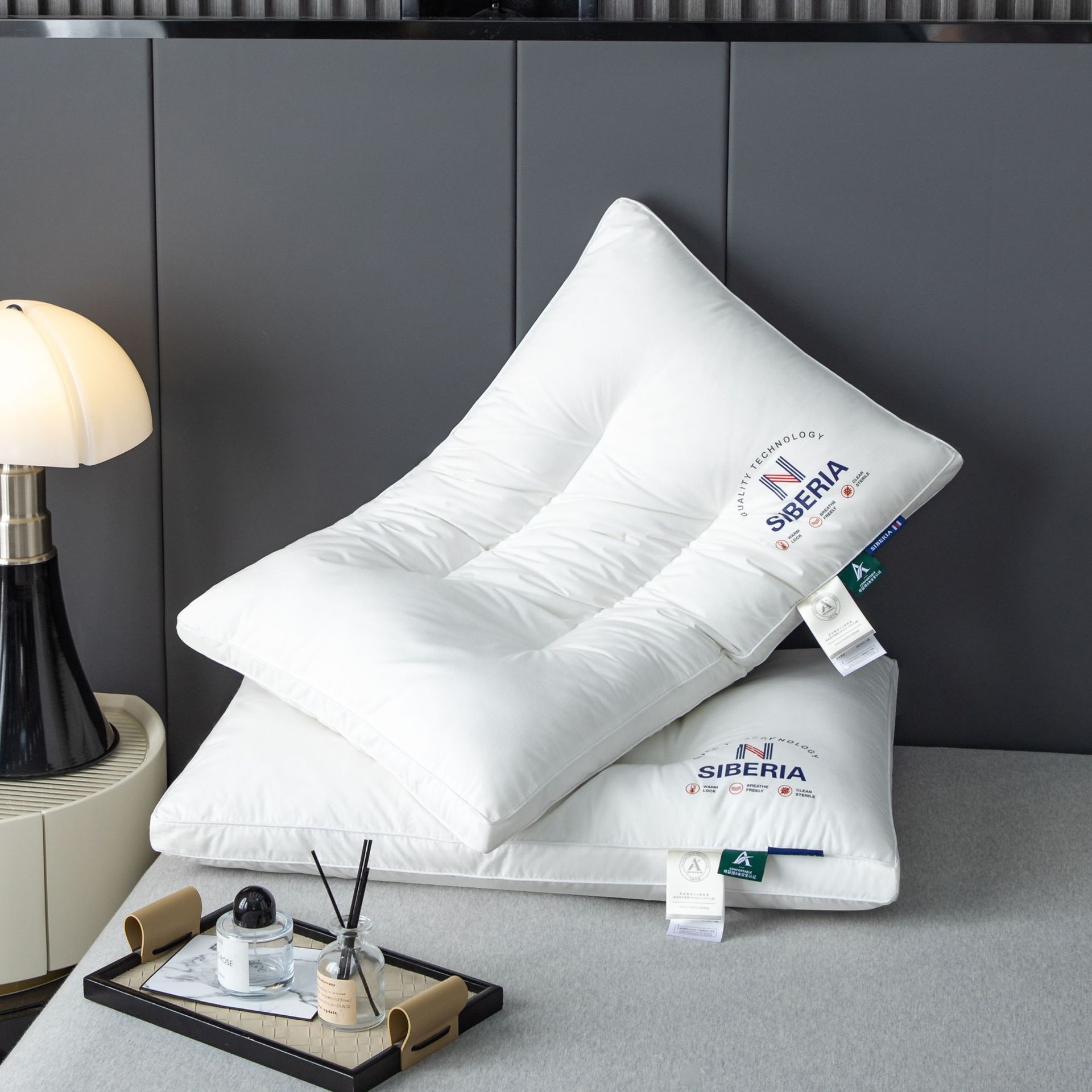 한 쌍의 베개에 74x48cm