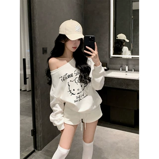 kitty印花斜肩卫衣女2025新款秋季韩式绝美白色宽松长袖露肩上衣