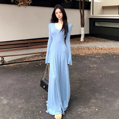蓝色温柔风气质V领长袖针织连衣裙女秋季收腰修身打底裙垂感长裙