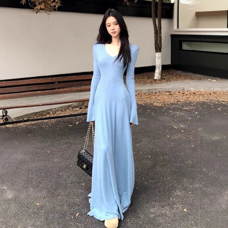 蓝色温柔风气质V领长袖针织连衣裙女秋季收腰修身打底裙垂感长裙|undefined