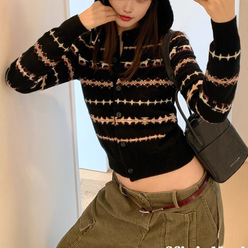 The Season When Fallen Leaves Are Like Snow 35 Merino Wool Fair Isle Color-Blocked Soft and Thick Knit Cardigan Sweater