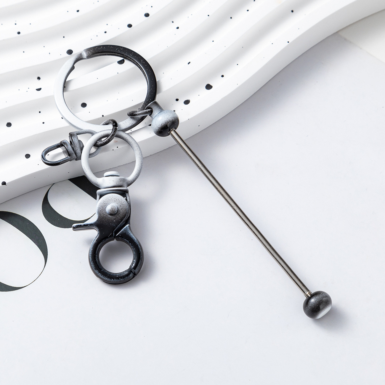 Llavero con cuentas de metal de personalidad creativa, llavero degradado multicolor al por mayor, colgante de joyería de red simple