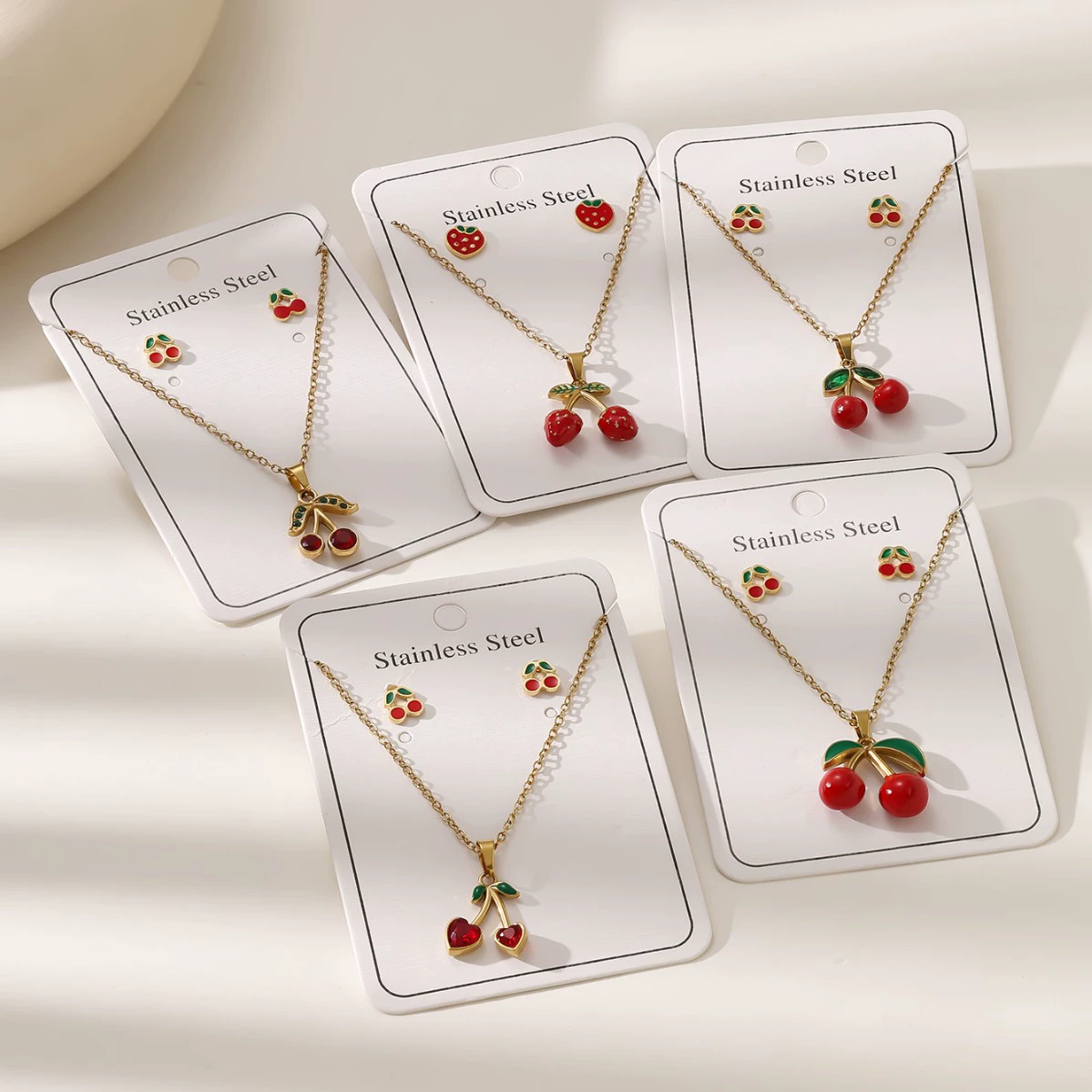 跨境时尚百搭樱桃o字链吊坠锁骨链18K金小众设计感不锈钢耳饰套装