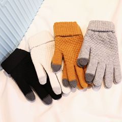 冬のタッチパネル手袋の女性とベルベットは韓国版のかわいい学生が保温防寒ニット手袋に乗る