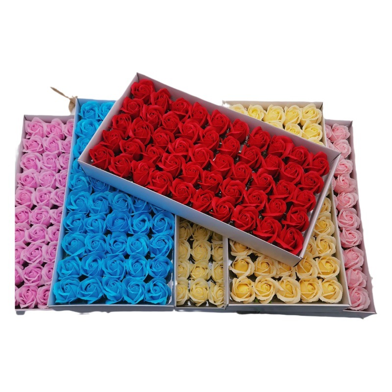 Ramo de jabón al por mayor flor de imitación de rosa tres capas engrosadas con base cabeza de flor accesorios de regalo fábrica cabello liso
