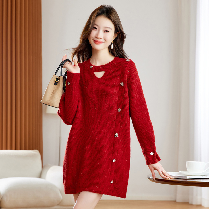 New Year's Red Knitted Dress with Coat for Women in Autumn and Winter, Age-Reducing and Stylish Inner Wear, Mid-Length Bottoming Sweater Dress