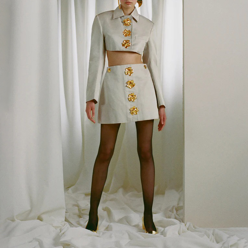 小众轻奢高级感小香风两件套2025秋冬新款女装金属扣衬衫短裙套装