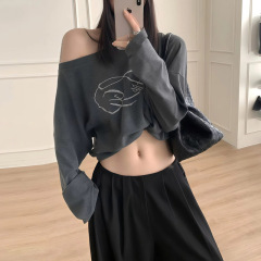 十三行美式休闲字母烫钻印花斜领露肩T恤女秋长袖辣妹宽松上衣