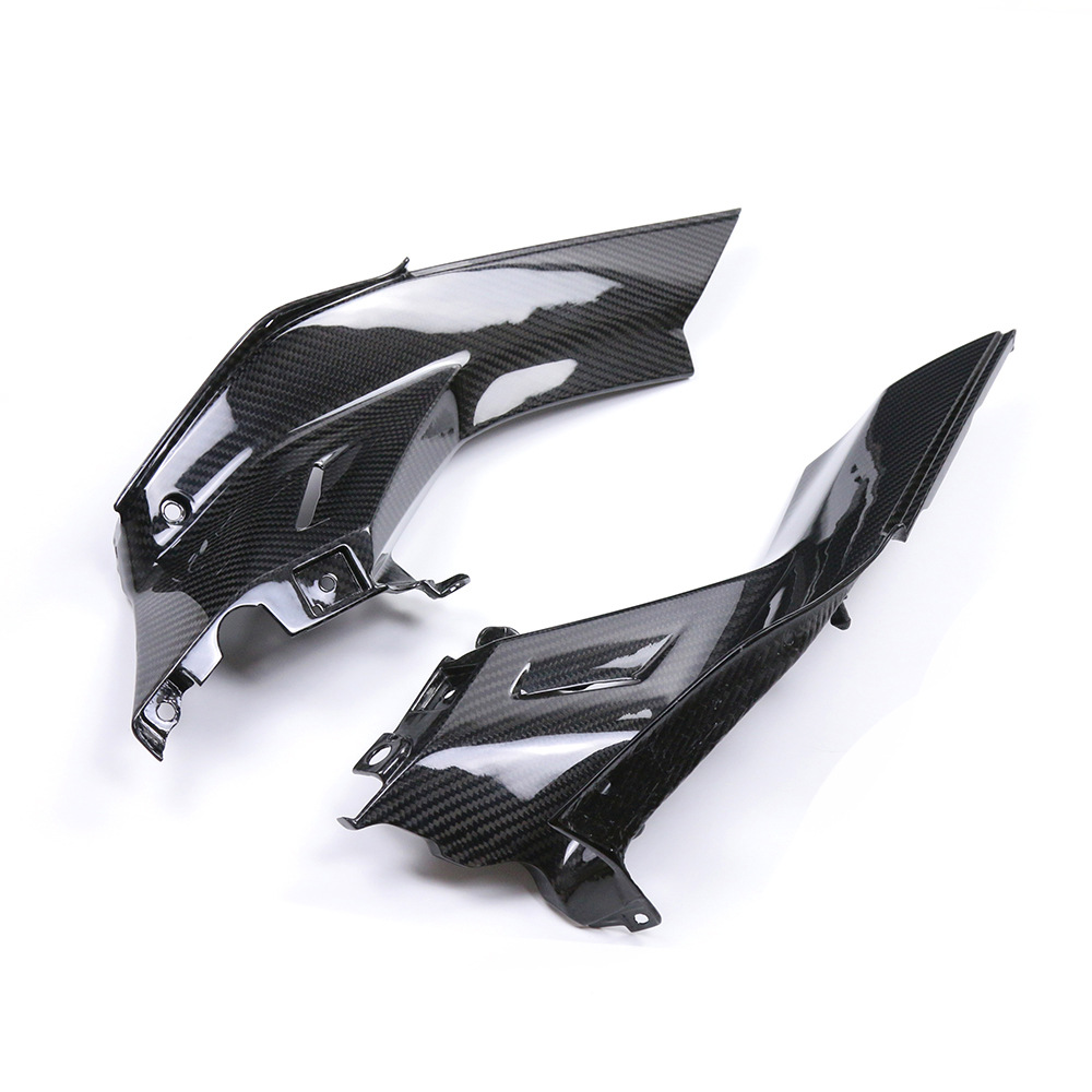 Suitable for CFMOTO spring wind 800NK rhinoceros + motorcycle modified carbon fiber shell parts car body front decorative plate