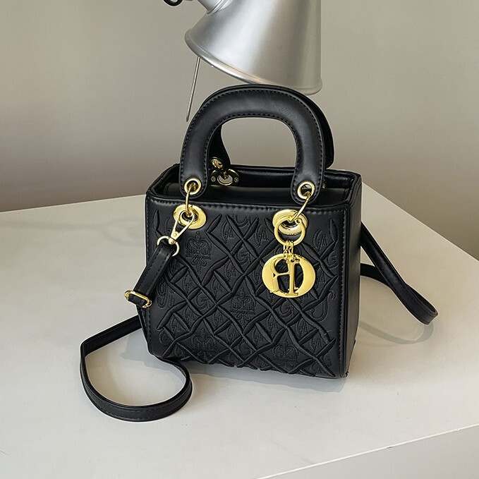 Exquisitely Embroidered Small Handbag for Women, 2026 New Trendy High-Quality Stylish Lady Dior Bag, Fashionable Quilted Crossbody Bag