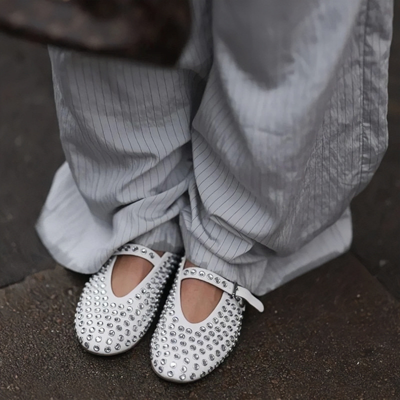 Sheepskin version of high-end feeling ~ new leather rhinestone rivet Mary Jane shoes women's inner single-layer shoes flat ballet shoes Sheepskin version of high-end feeling ~ new leather rhinestone rivet Mary Jane shoes women's inner single-layer shoes flat ballet shoes