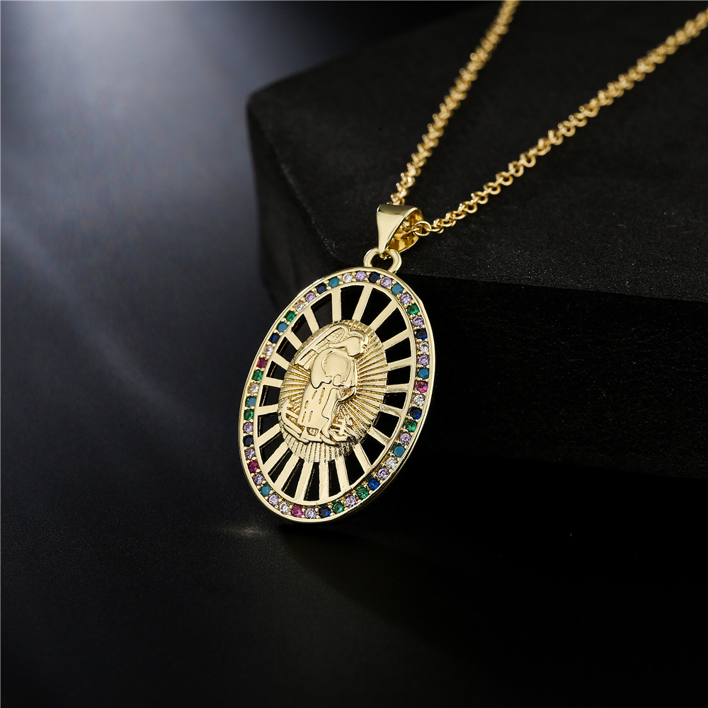 New Copper Micro-inlaid Zircon Jewelry 18k Gold Plated Hollow Geometric Pendant Necklace display picture 2