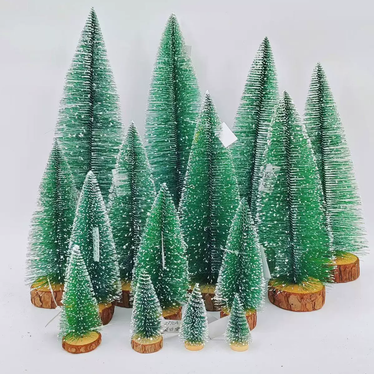 圣诞节装饰用品仿真迷你小圣诞树桌面氛围摆件沾白雪松松针圣诞树