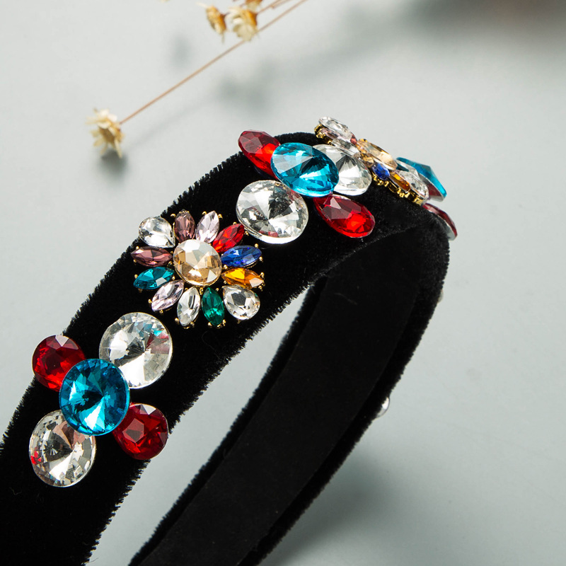Fashion Baroque Black Flannel Diamond-studded Flower Headband display picture 4