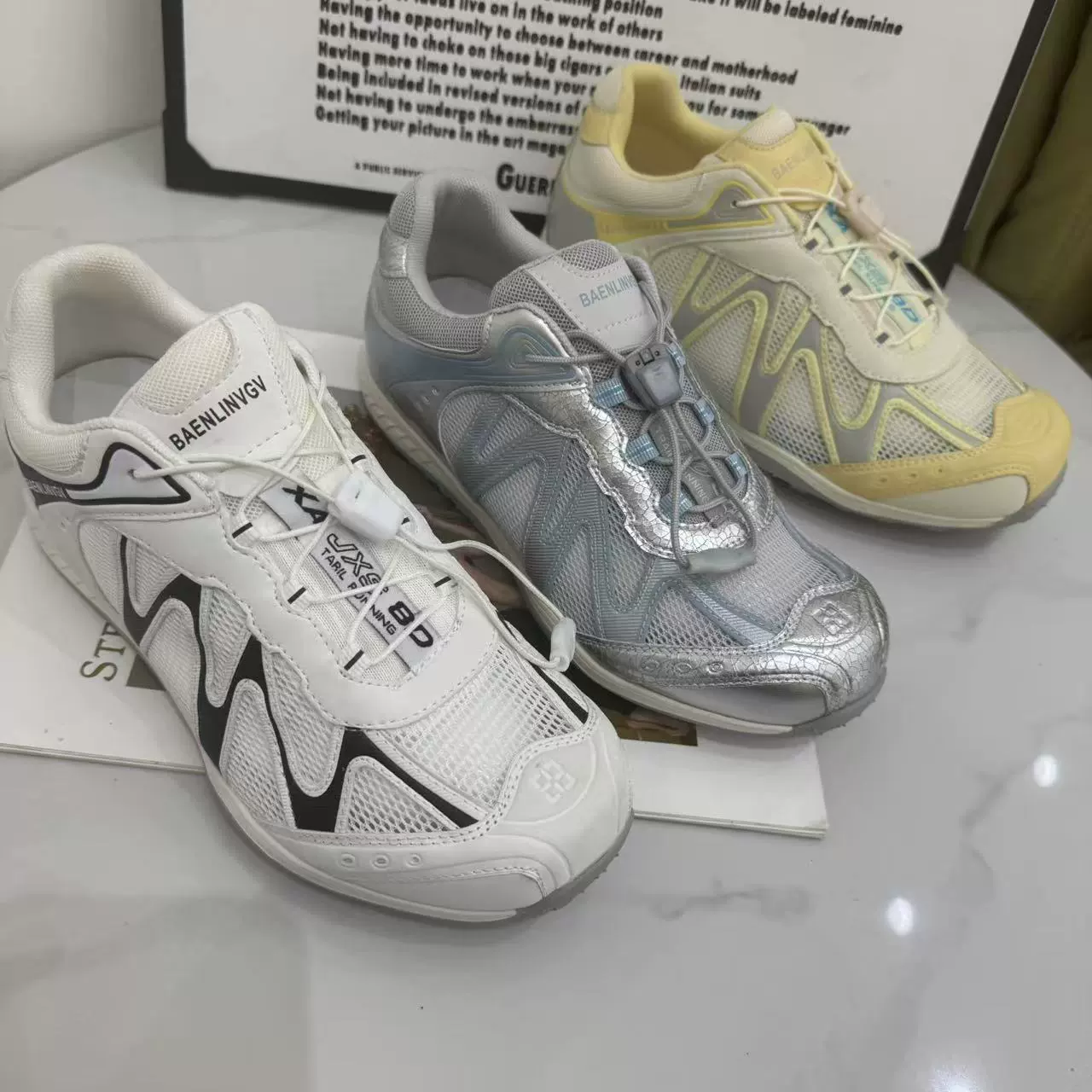 Новая толстая подошва для более высоких шнуровок весной 2025 года