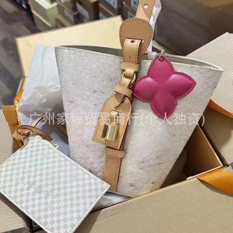 Women's Bag 2025 New Model Bucket Bb Monogram Lock Handle Single Compartment Crossbody Bag Bucket Bag White Three-Color Sand Dune Color