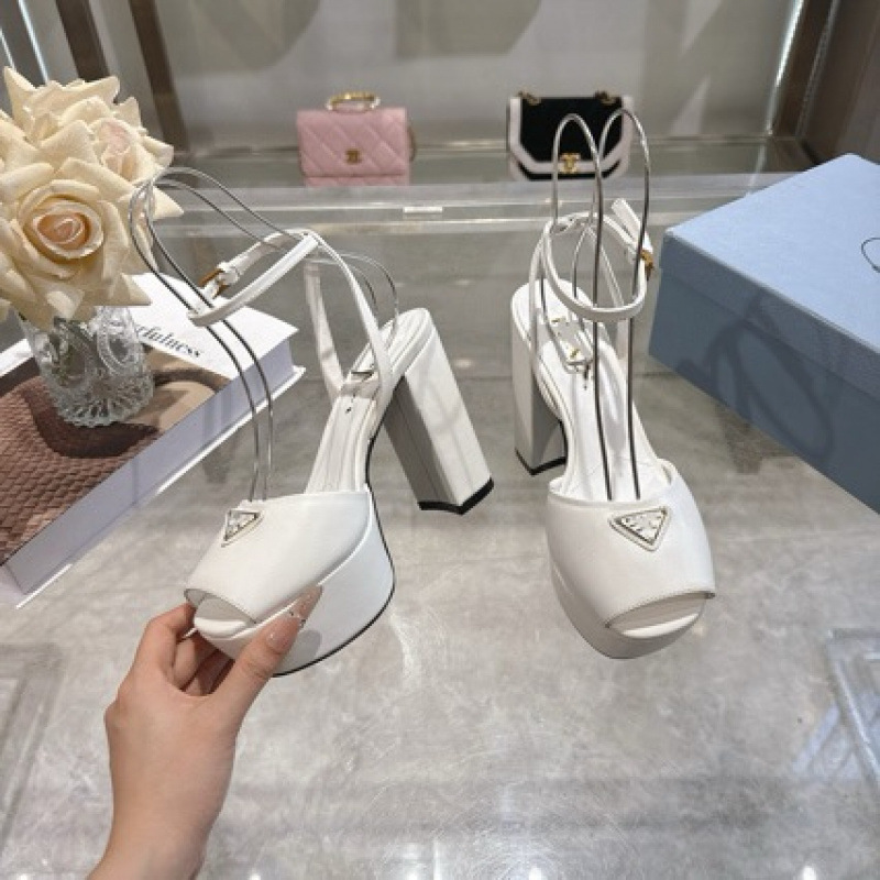 Triangle Logo High-Heeled Sandals for Export, Summer Suede Waterproof Platform Chunky Heel Sandals, Peep-Toe Single Strap Fashionable Women's Sandals Triangle Logo High-Heeled Sandals for Export, Summer Suede Waterproof Platform Chunky Heel Sandals, Peep-Toe Single Strap Fashionable Women's Sandals