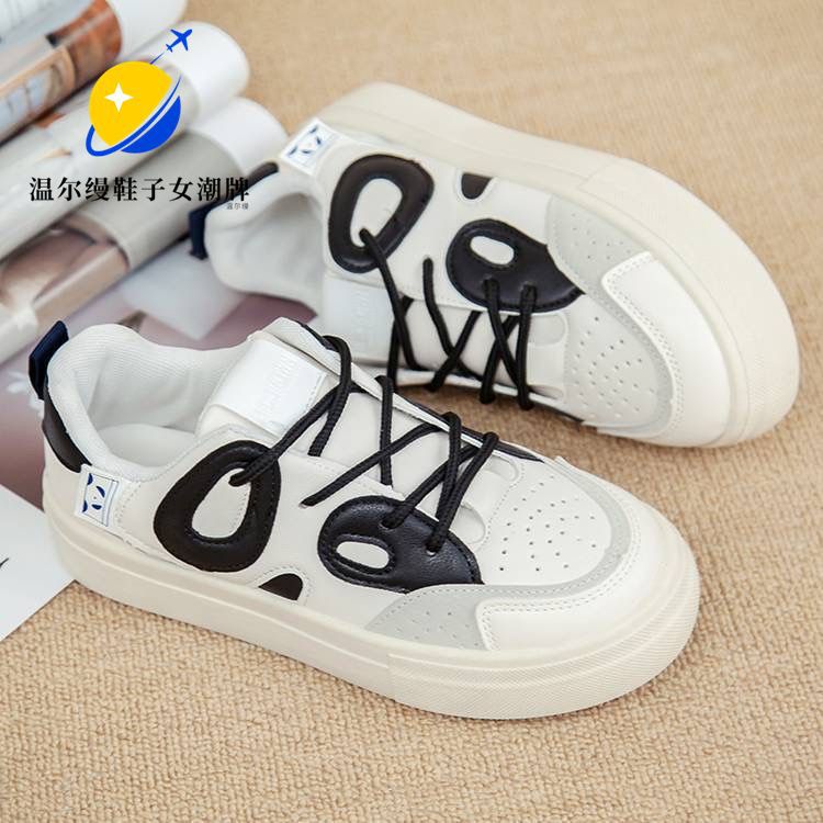 Diseño de zapatos blancos 2024 nuevos zapatos de skate de falda versátil originales estudiantes de skate retro americano casual mujer