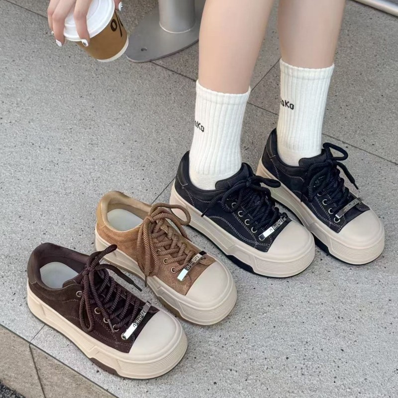 真皮厚底休闲板鞋女2025秋季新款小个子增高圆头金属印字扣松糕鞋|undefined