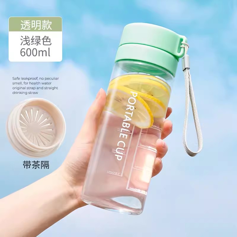 High-Capacity Water Bottle with a Stylish Design for Girls, Summer 2026, Children's Plastic Cup, Simple and Portable, Student Cup with Tea Infuser