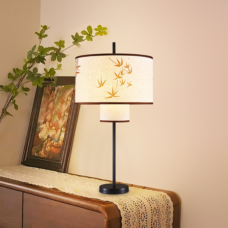 Luz de piso sala de estar sofá luz de atmósfera retro tela dormitorio lámpara de cabecera estética de la dinastía Song 488L lámpara de escritorio vertical