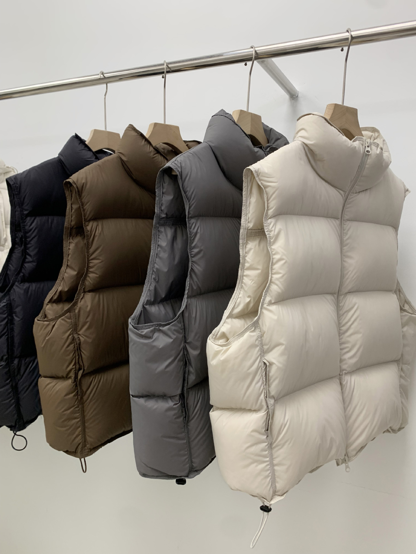 Chaqueta de plumas sin mangas con cuello alto y cuello alto de pato blanco para mujer, estilo coreano, holgada, versátil, ideal para otoño e invierno. Abrigo cálido._voghion.com