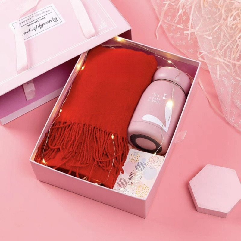 Red scarf + 304 thermos cup + rabbit + brooch