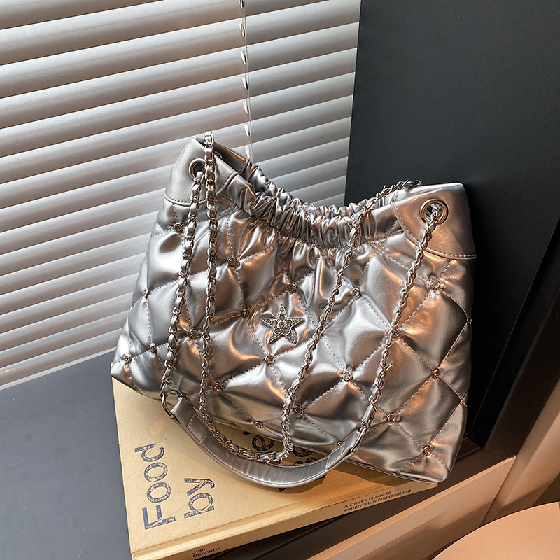Bolso de hombro Tote de diamantes brillantes de moda para mujer 2025 nuevo bolso de axila de cadena de diamantes de gran capacidad bolso de mensajero casual