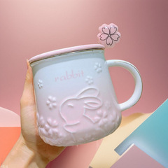 エンボスウサギセラミックカップ蓋付きスプーンマグホーム女性オフィスウォーターカップカップルコーヒーブレックファストミルクカップ