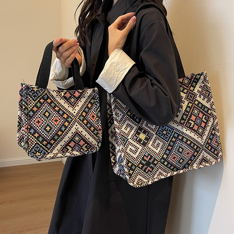 Canvas Large Capacity Tote Bag Women's 2024 New Fashion Ethnic Style Portable Mummy Bag Student Class Shoulder Bag