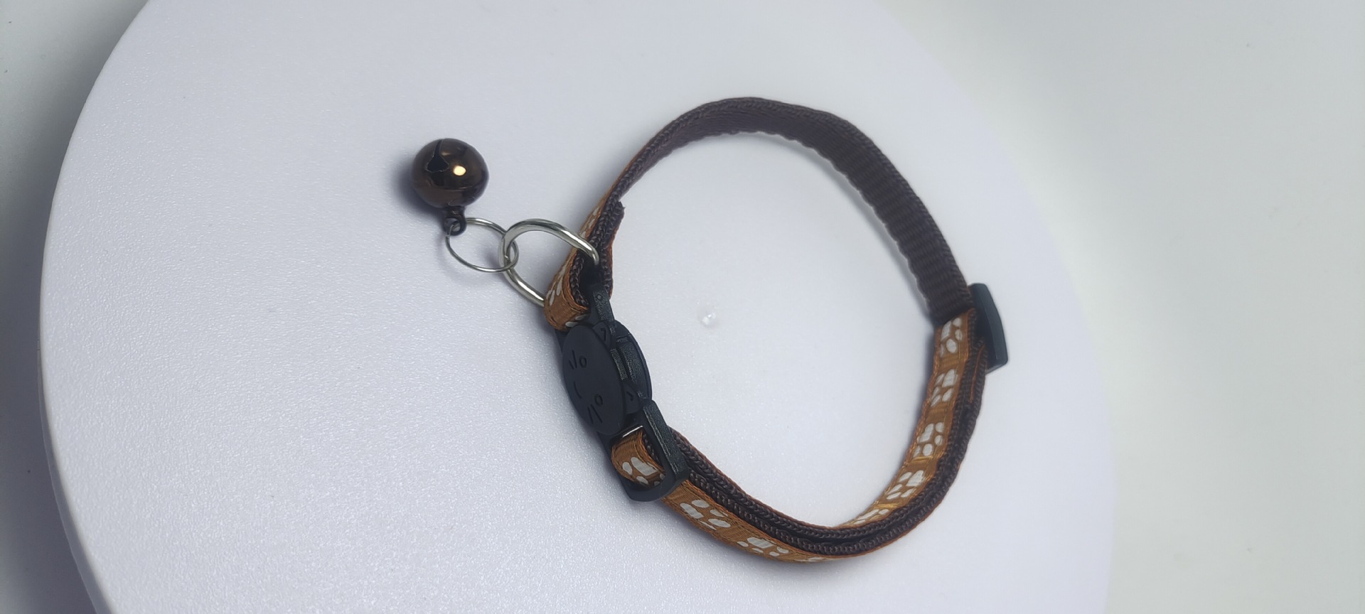 Collar para mascotas con estampado de huellas, correas, hebilla de seguridad, hebilla con cabeza de gato, campana, material de nailon para gatos