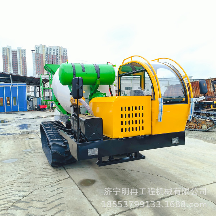 农田建设水渠混凝土搅拌罐车 橡胶履带式爬山虎水泥运输自卸罐车