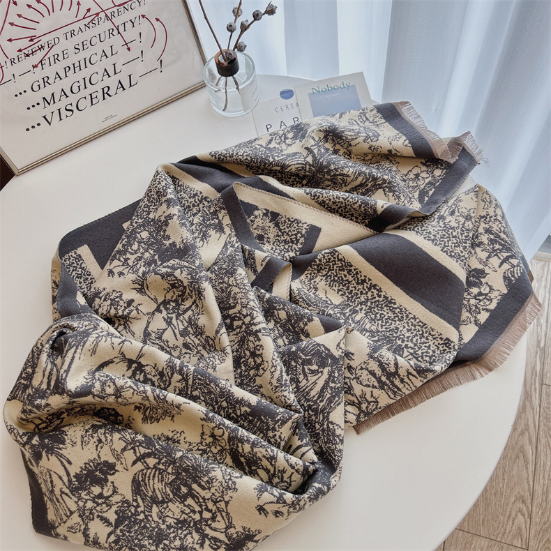 Sciarpa con frange in jacquard double face in stile etnico retrò autunno e inverno_voghion.com