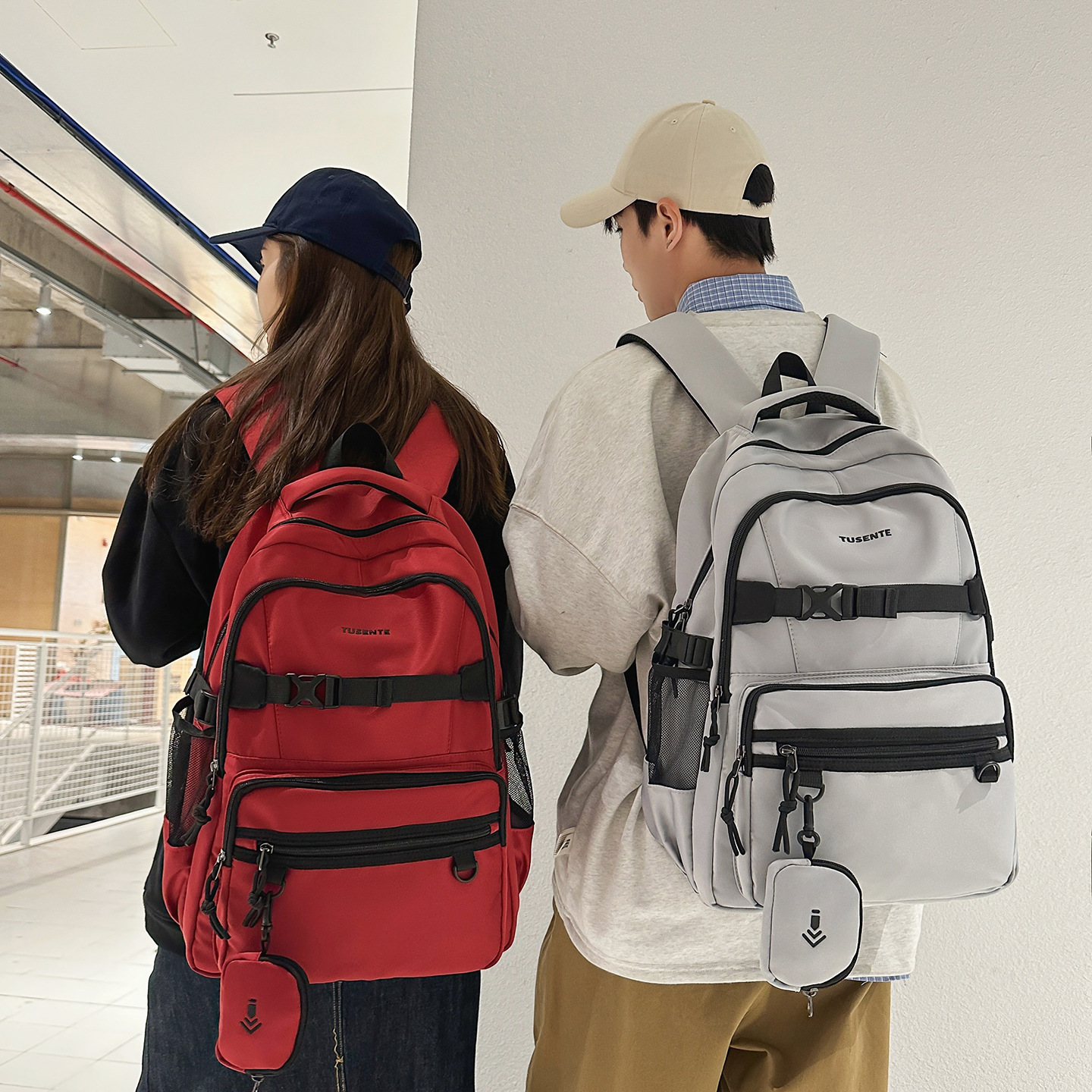New Nylon Backpack That Can Be Hung on a Skateboard, Large Capacity, Water-Repellent, Casual Travel, Spine-Protecting Student Bag for Male and Female Students