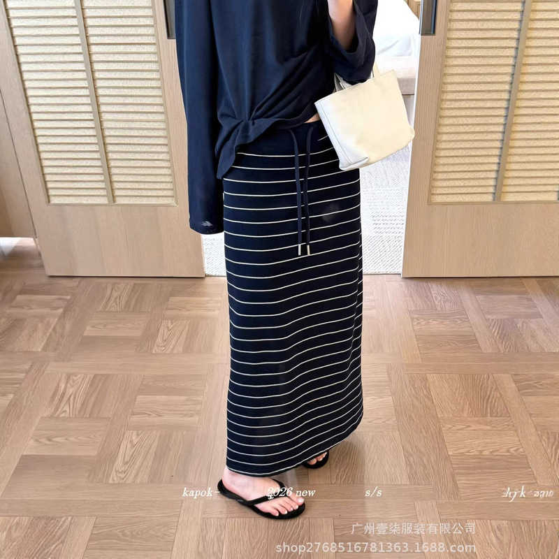 Thirteen Lines【Kapok】Color-Contrasting Elastic Waist Slit Casual Straight Striped Mid-Length Skirt 26423 Thirteen Lines【Kapok】Color-Contrasting Elastic Waist Slit Casual Straight Striped Mid-Length Skirt 26423