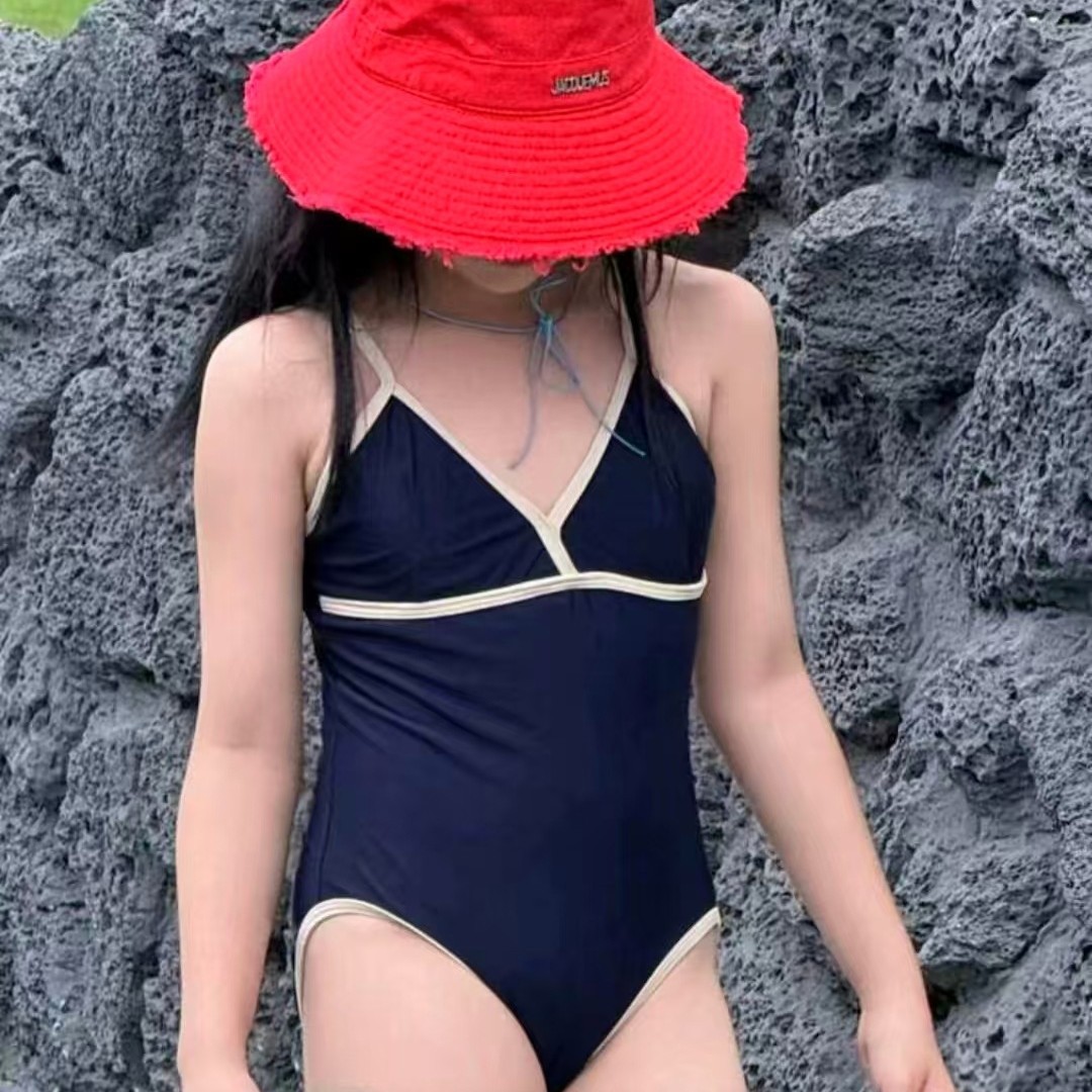 Novo modelo de body infantil para meninas, roupa de praia moderna para férias, ideal para meninas de 3 a 7 anos._voghion.com
