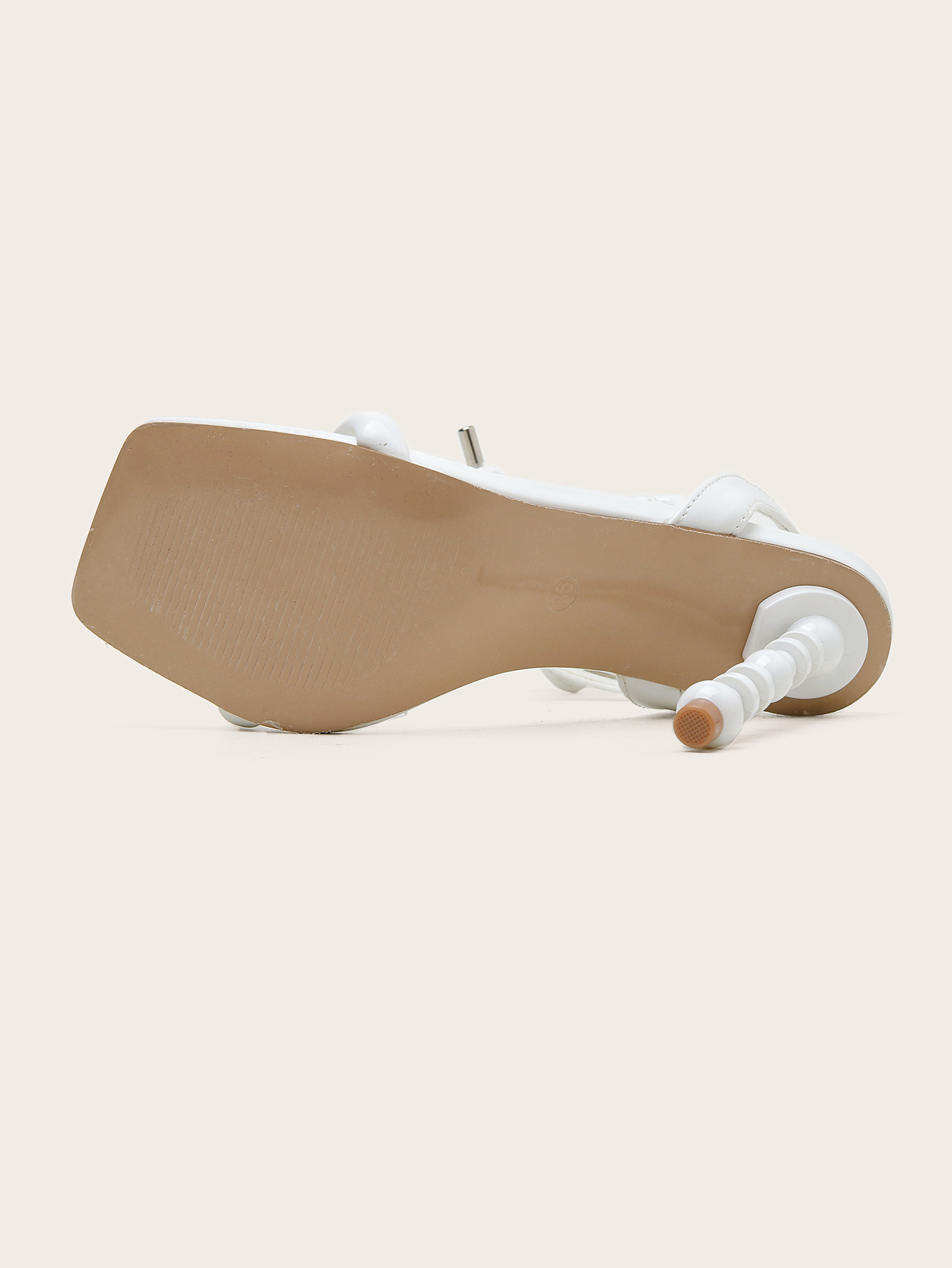 Sandalias de tacón de aguja con cabeza cuadrada y cinta con hebilla de cinturón de una palabra NSGXL117069