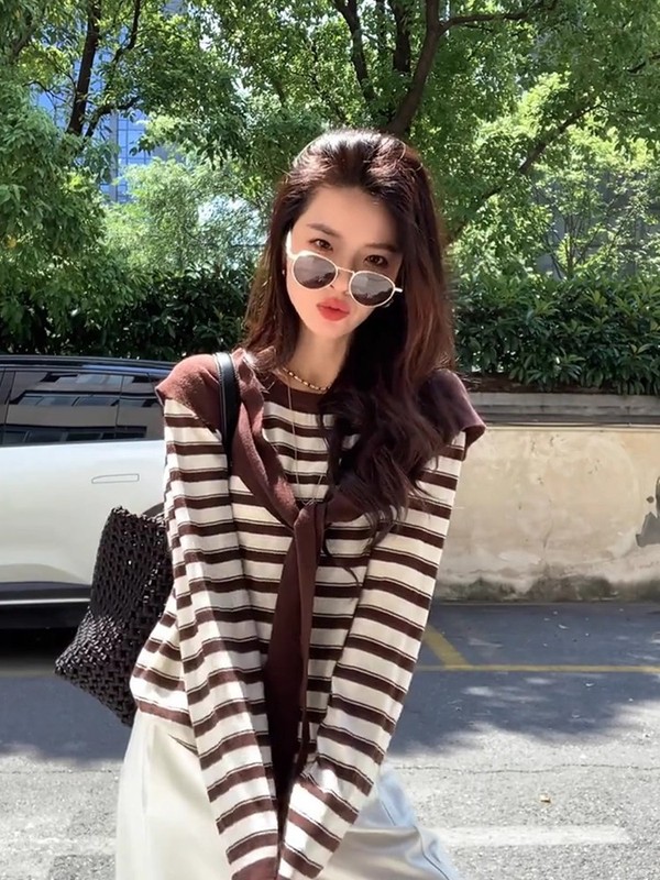 韩系咖色条纹圆领正肩长袖t恤女早秋chic高级感修身短款上衣薄款|undefined