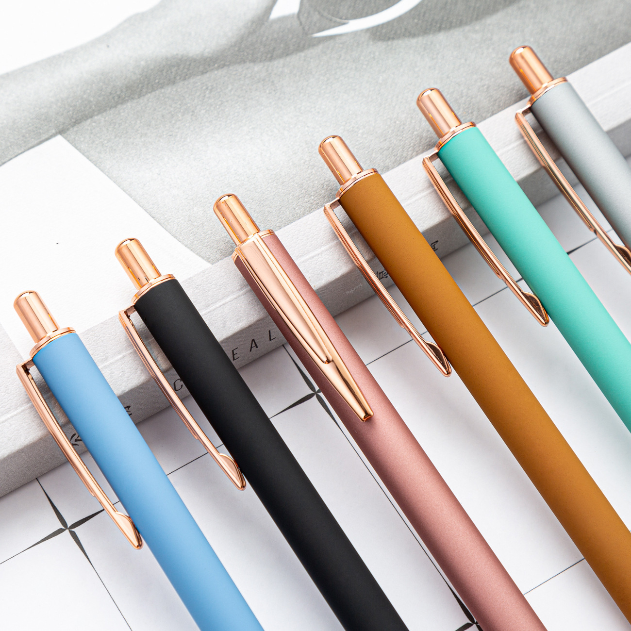 Spray glue push ballpoint pen, new style office signature pen, Japanese push pen with high aesthetics 