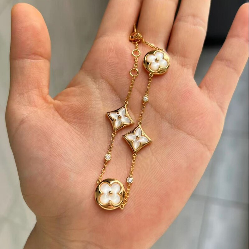 High Version Rhombus Round Four-Leaf Clover Four-Flower Five-Flower Bracelet for Women Natural White Mother-Of-Pearl Powder Shell Popular Model Live Broadcast Delivery