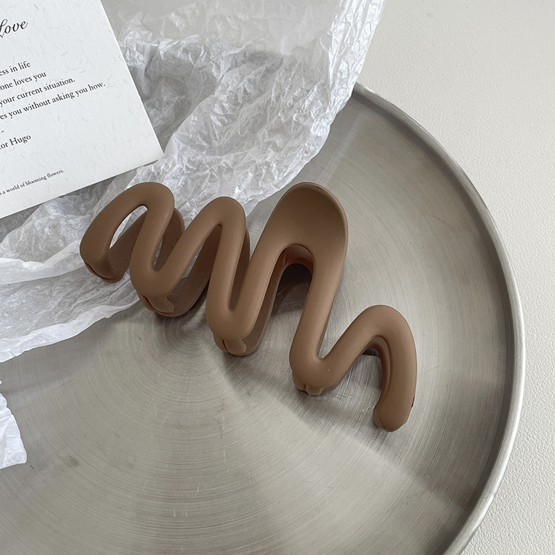 Clip de agarre de verano de gran tamaño, horquilla para el cabello en la parte posterior de la cabeza, gran cantidad de cabello femenino, tocado de clip de tiburón 2024 nueva horquilla