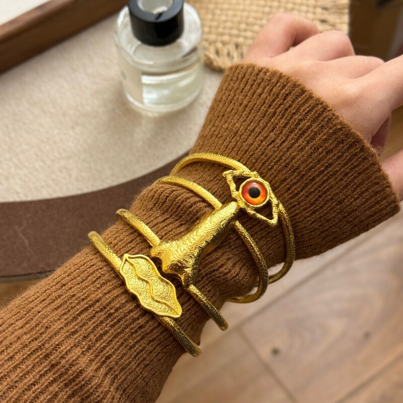 European and American Exaggerated Aesthetic Face Features Stereo Nose Eyes Bracelet High-End Fashion Multi-Layered Metal Bracelets for Women