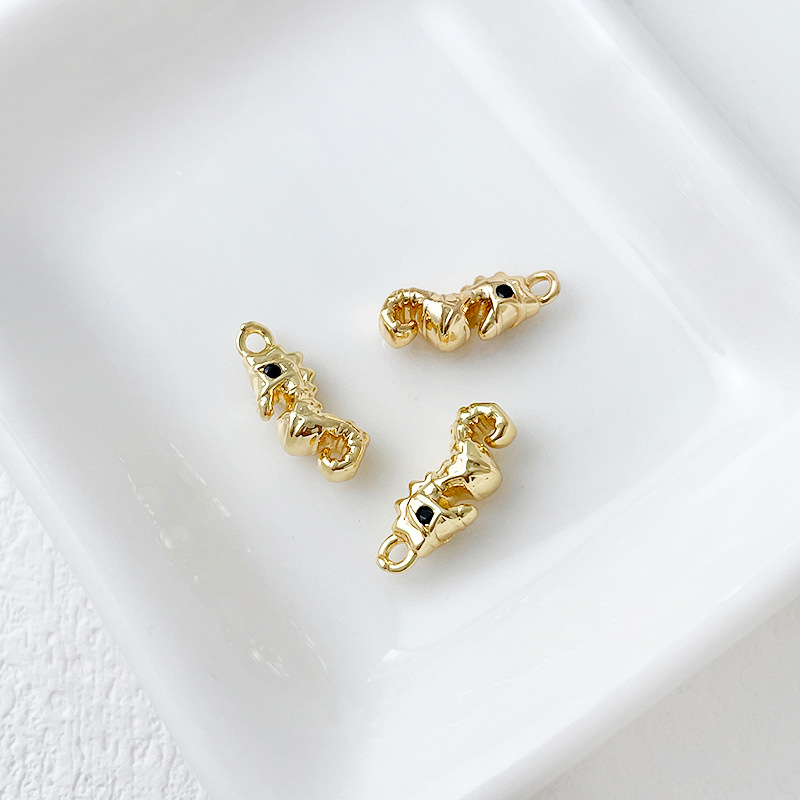 4g Weight Pendant Jewelry Making Type 18K Gold Plated Plating Material DIY Jewelry Accessories Classification 1 Piece Quantity Copper Material Starfish, Dolphin Pattern Plating Design Retro, Marine Style Style 1 Piece Copper 18K Gold Plated Starfish Dolphin Pendant 10