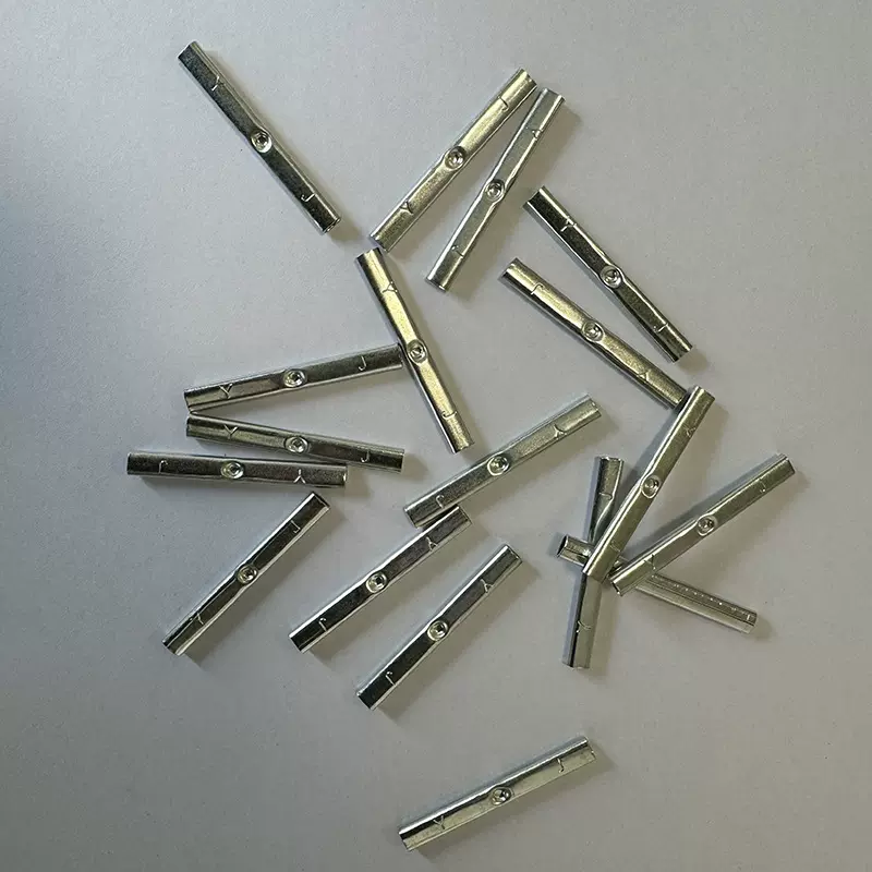 软扁钢丝卡扣日本镀锌铁皮扁钢丝接头耐用扁钢丝连接件专用批发