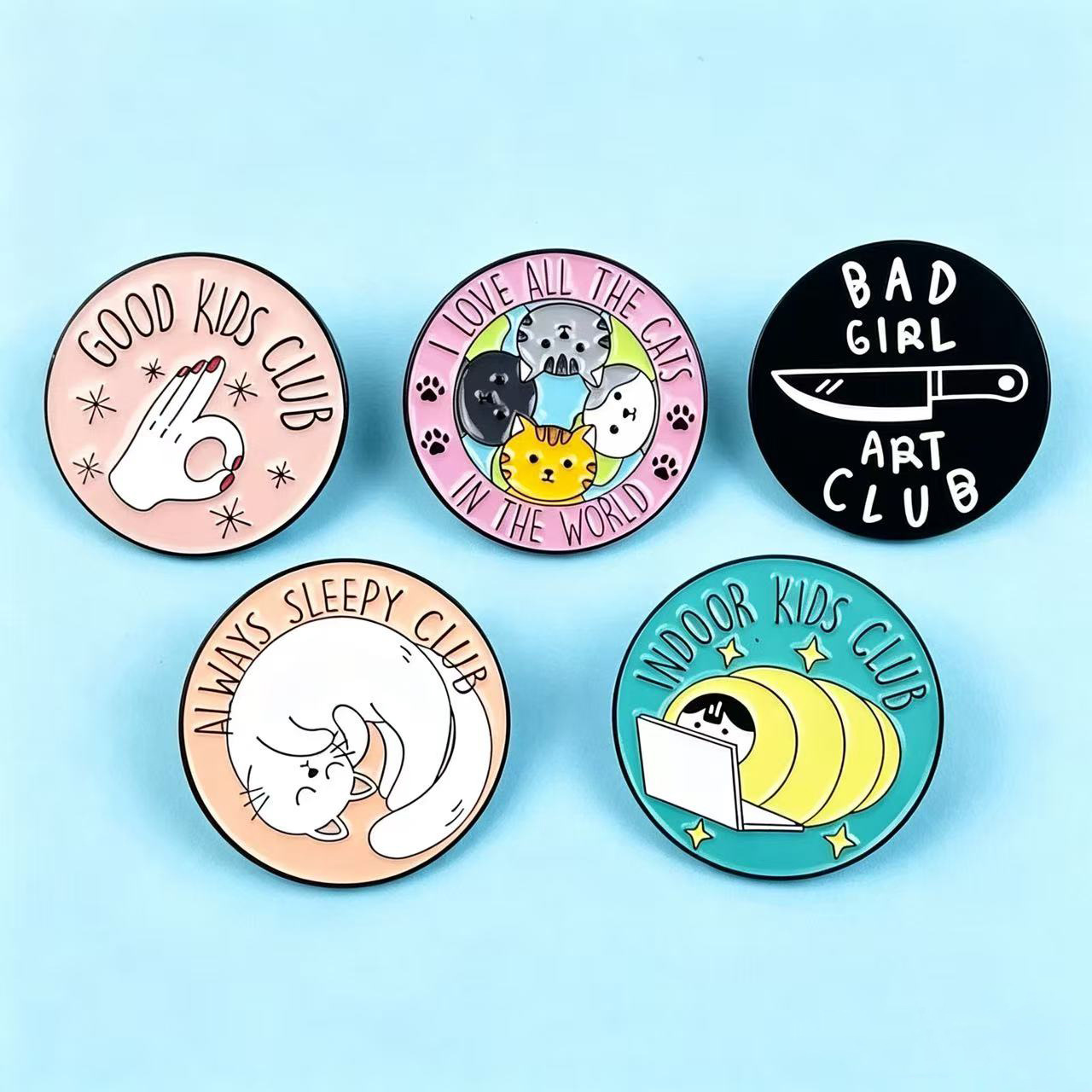 Personalidad humor broche inglés dibujos animados lindo patrón aleación insignia redonda accesorios de pin fijo spot transfronterizo
