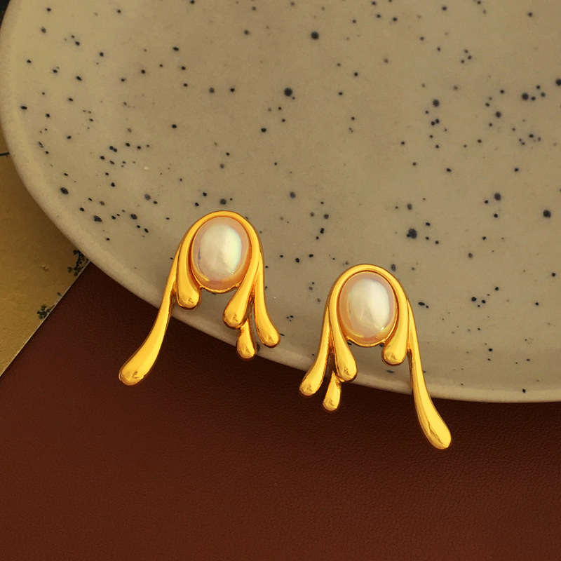 Retro Geometric Copper Ear Studs Plating Artificial Pearls Copper Earrings 1 Pair