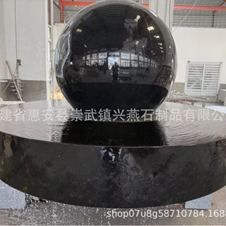 定制兴燕石雕欧洲风水球喷泉 花岗岩黑色石球流水摆件