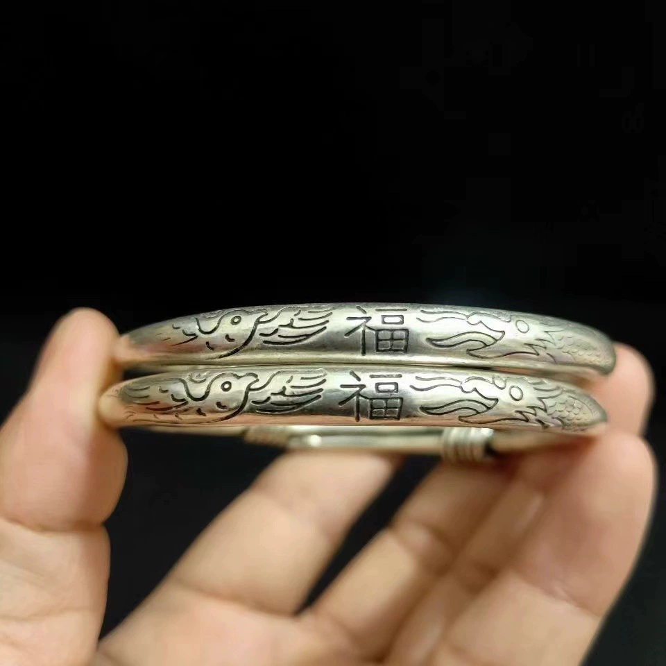 Retro ethnic silver bracelet, vintage Miao/Tibetan style, handcrafted motifs, 40 g