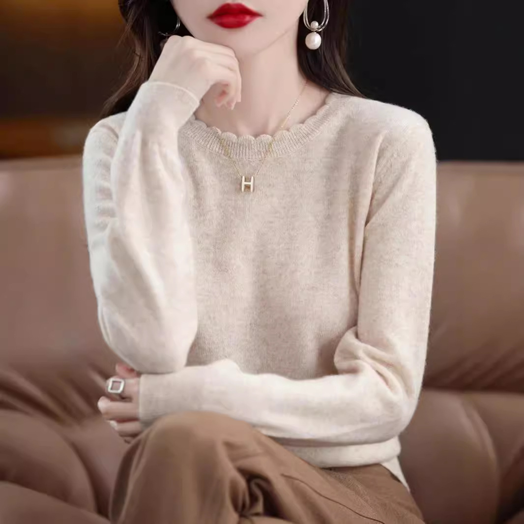 Soft Waxy Casual Lace Crewneck Base Shirt Women's New Western Style Autumn and Winter 2024 Sweater Long Sleeve Sweater Loose